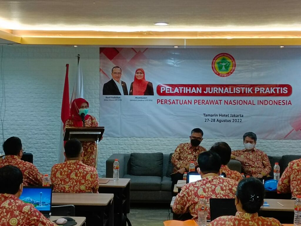 pelatihan jurnalistik praktis untuk perawat